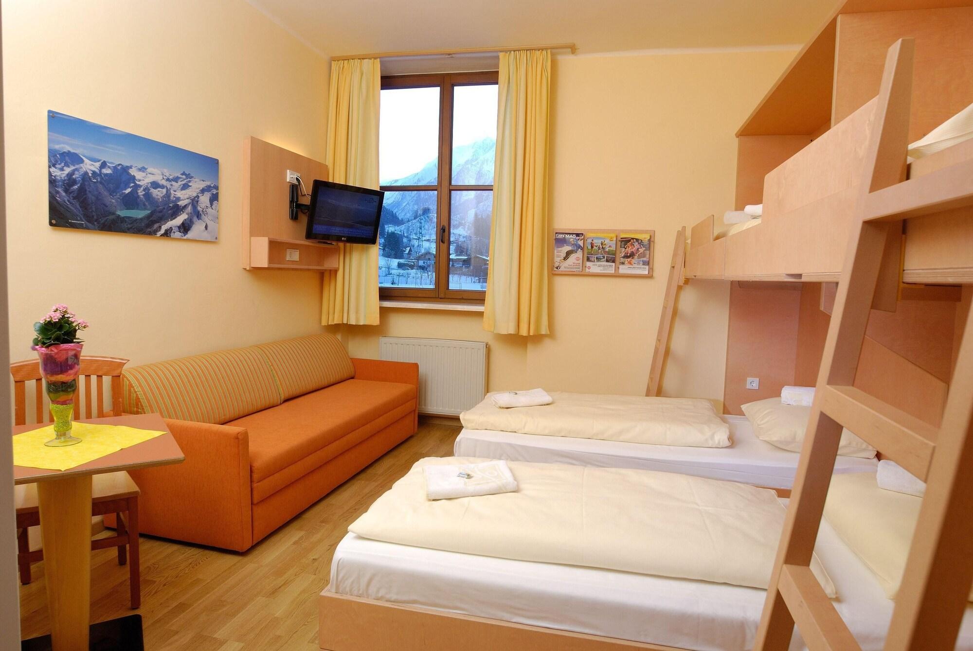 Jufa Hotel Kaprun - Summercard Included Phòng bức ảnh